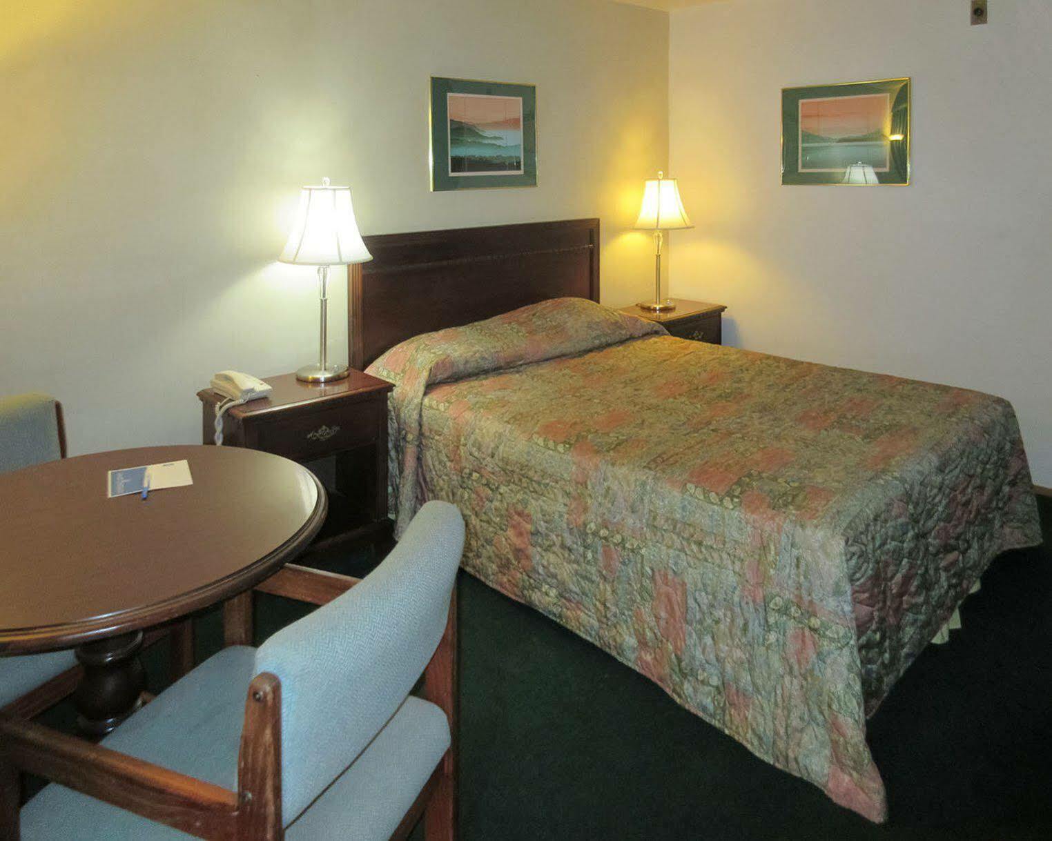 Oyo Woodland Hotel And Suites 외부 사진